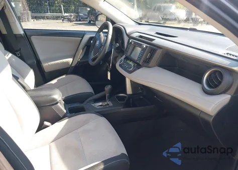 2017 Toyota Rav4 Xle z USA, uszkodzony, nr VIN 2T3WFREV2HW373758